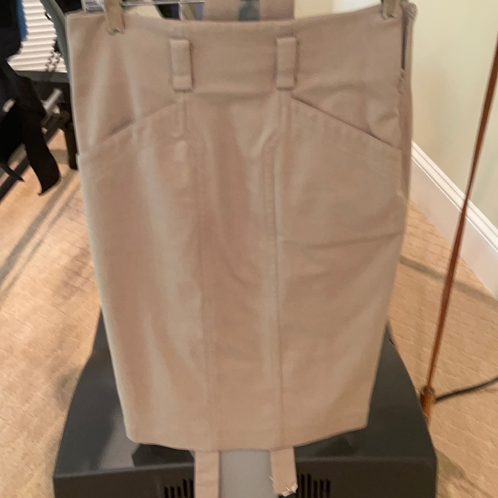 Khaki midi skirtGreat detail